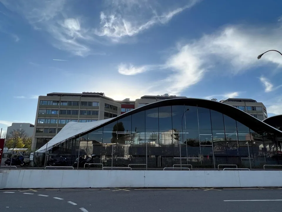 GRAND DEPÔT EN SOUS-SOL A LOUER AU QUARTIER DE L'ETOILE – photo 4 sur 8