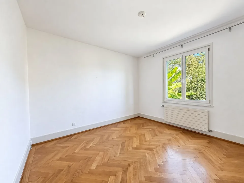 Charmanter 4,5-Zimmer-Wohnung, Terrasse, Garten und atemberaubender Blick auf den See! – Foto 8 von 13