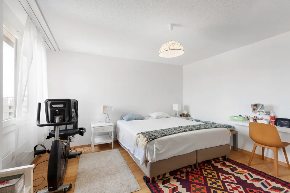 Grosszügig wohnen: Helle 4.5-Zimmer-Wohnung mit durchdachtem Grundriss – Foto 6 von 11