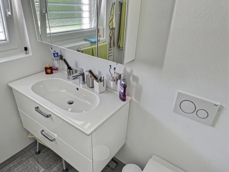 Geräumige 3½-Zimmer-Wohnung mit überdachtem Balkon von 27 m2 – Foto 6 von 7