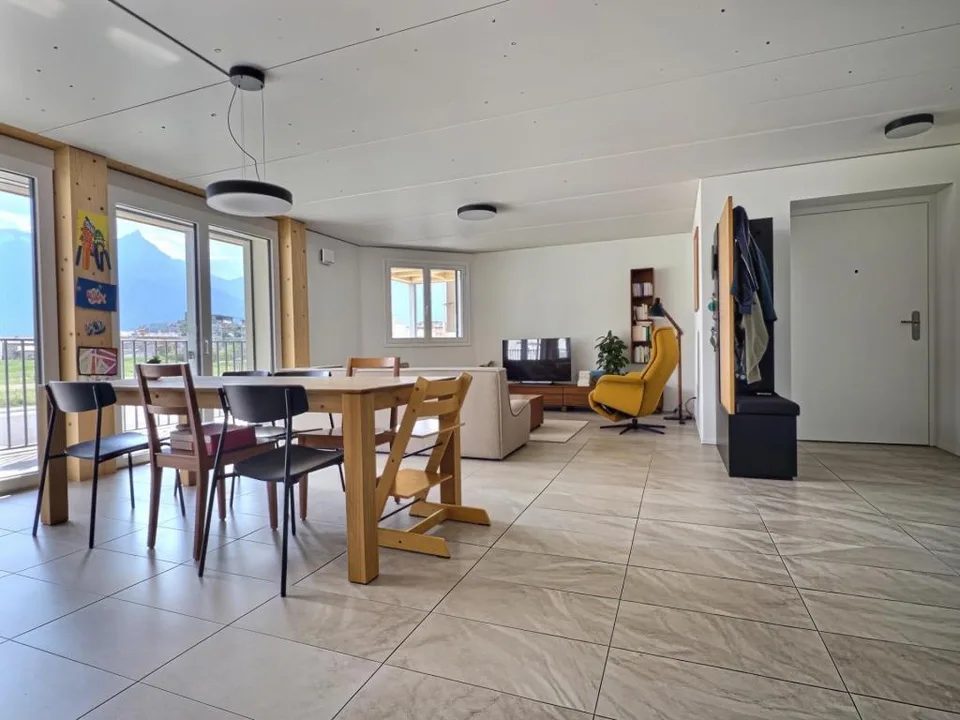 4½ Zimmer neu mit Terrasse und Garten – Foto 2 von 10