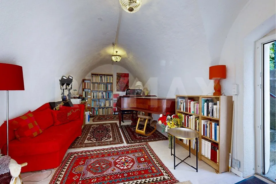 Casa in posizione verde e tranquilla – Foto 6 von 13