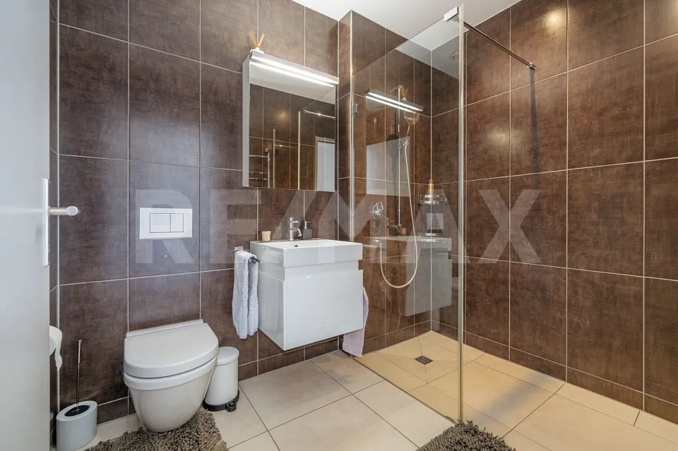 Ampio spazio per vivere con apertura: appartamento di 6½ stanze sulla pendenza soleggiata – foto 10 di 13