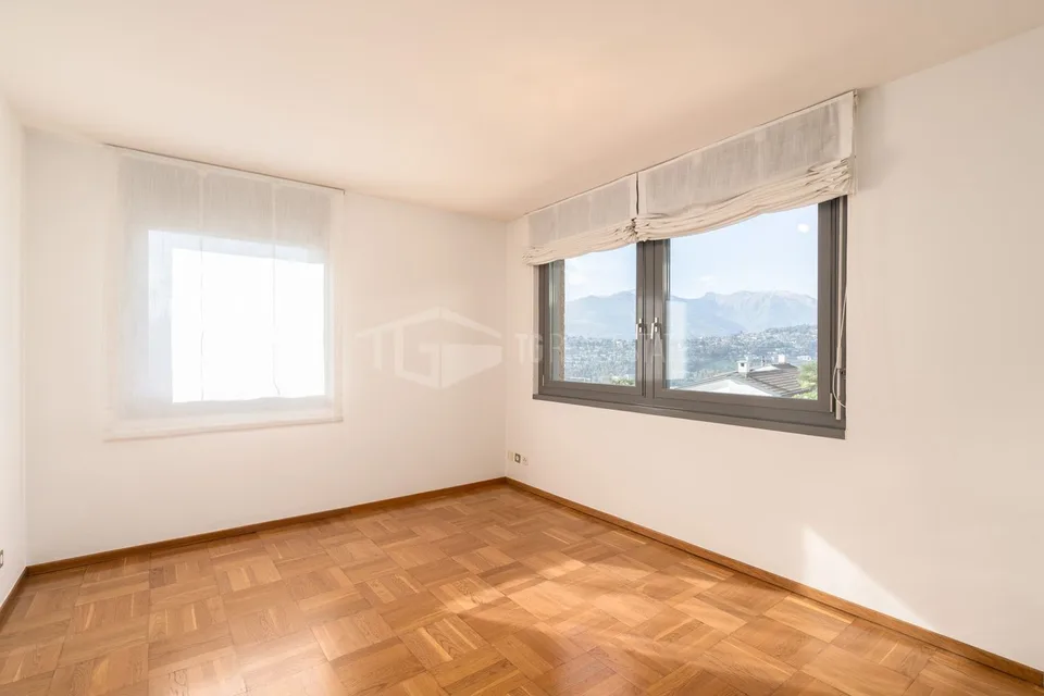 VILLA CON PISCINA E VISTA LAGO – foto 6 di 14