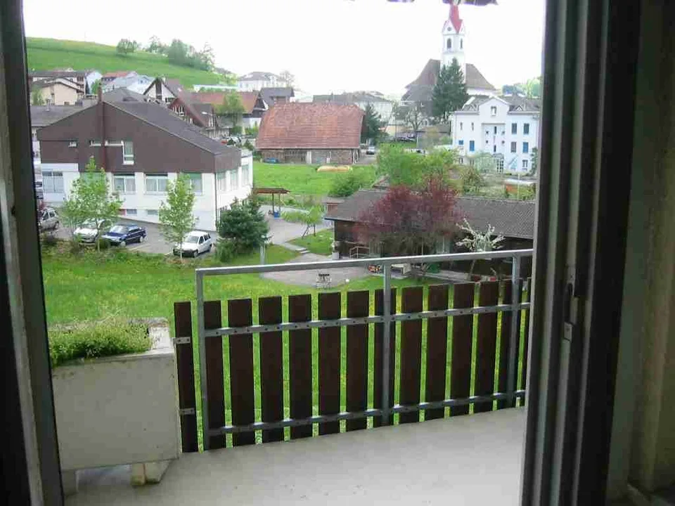 4 1/2 Zimmerwohnung; sonnige, ruhig und hell – Foto 5 von 15