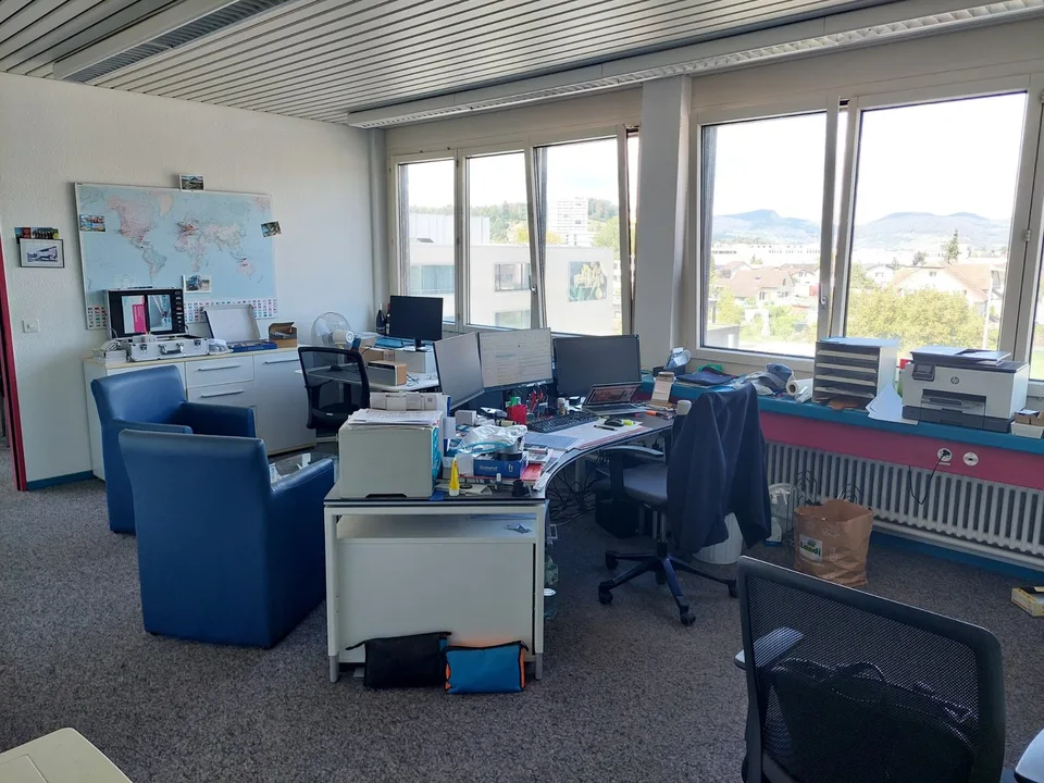 Helle Bürofläche und grosse Lagerräume per 01.01.2027 zu vermieten – Foto 2 von 6