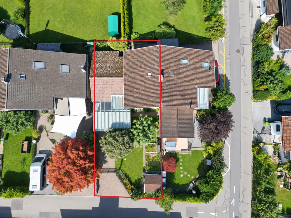 Doppeleinfamilienhaus an familienfreundlicher, ruhiger und zentraler Lage in Netstal – Foto 2 von 18