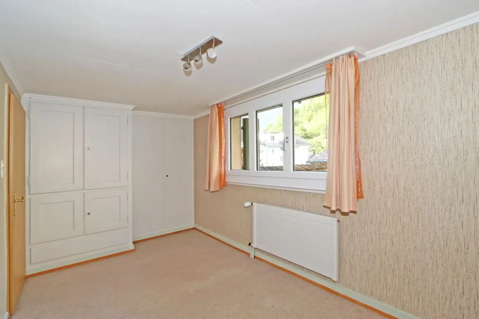 Doppeleinfamilienhaus an familienfreundlicher, ruhiger und zentraler Lage in Netstal – Foto 8 von 18