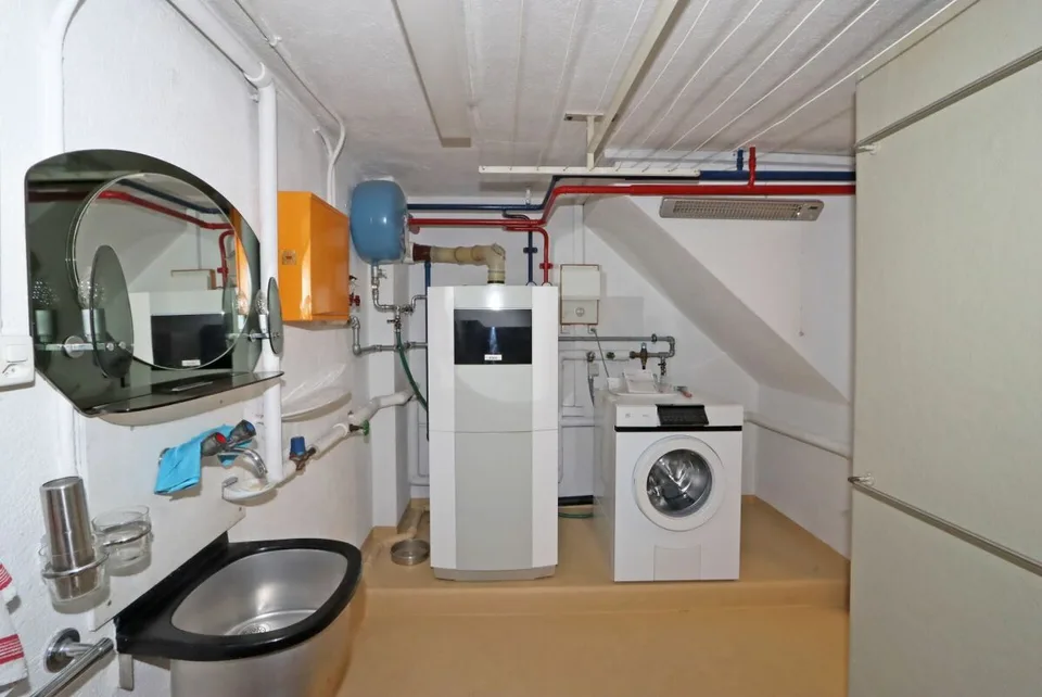Doppeleinfamilienhaus an familienfreundlicher, ruhiger und zentraler Lage in Netstal – Foto 16 von 18