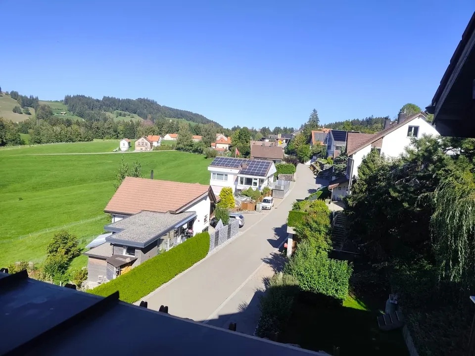 Appartement mansardé lumineux 3.5 pièces avec vue lointaine à Wald AR à louer – photo 8 sur 8