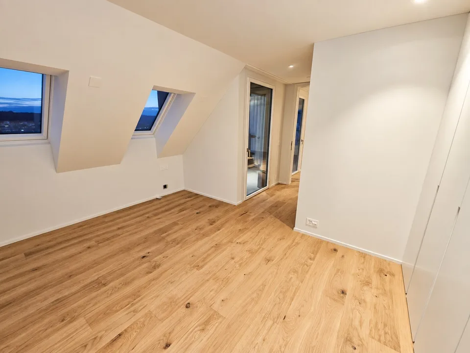 Erstbezug - Wohnen über den Dächern von Höngg – zentral mit eigener Dachterrasse und Weitblick – Foto 5 von 11
