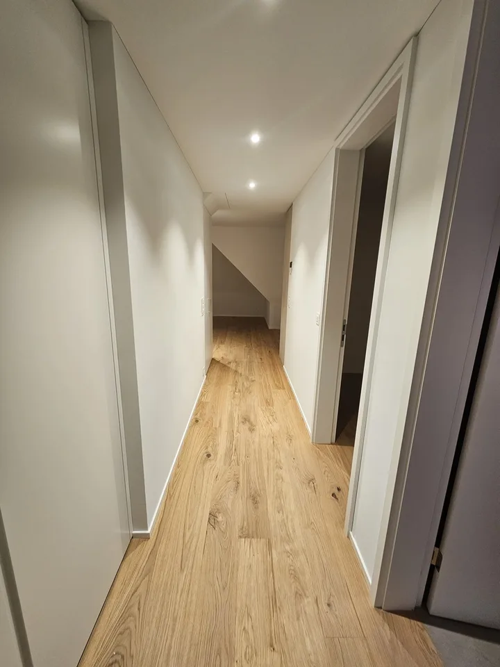 Erstbezug - Wohnen über den Dächern von Höngg – zentral mit eigener Dachterrasse und Weitblick – Foto 6 von 11