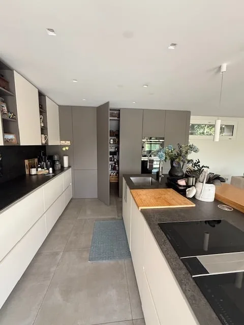 Einfamilienhaus mit unabhängigem Bungalow in Gravesano – Renoviert im Jahr 2025 – Foto 5 von 20