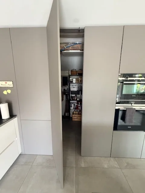 Einfamilienhaus mit unabhängigem Bungalow in Gravesano – Renoviert im Jahr 2025 – Foto 6 von 20
