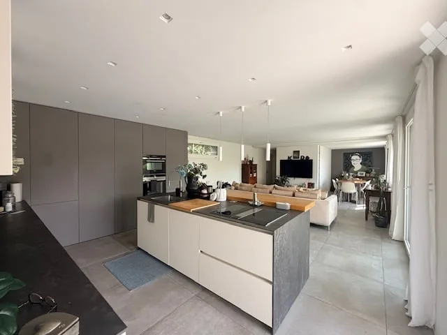 Einfamilienhaus mit unabhängigem Bungalow in Gravesano – Renoviert im Jahr 2025 – Foto 4 von 20