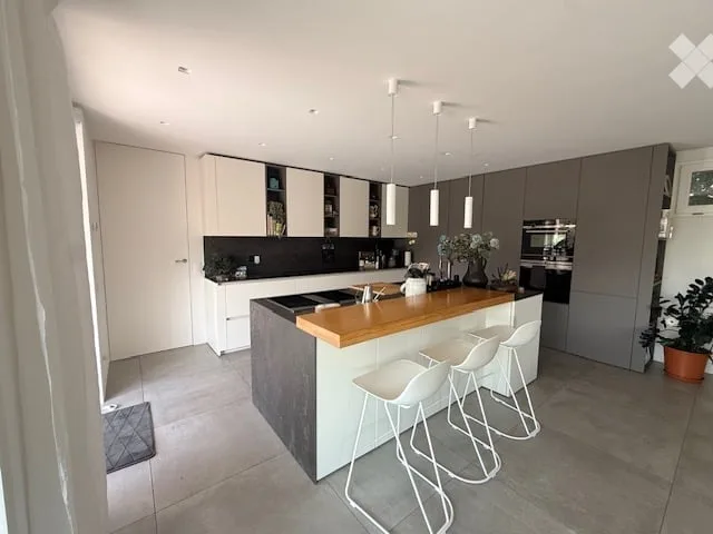 Einfamilienhaus mit unabhängigem Bungalow in Gravesano – Renoviert im Jahr 2025 – Foto 7 von 20