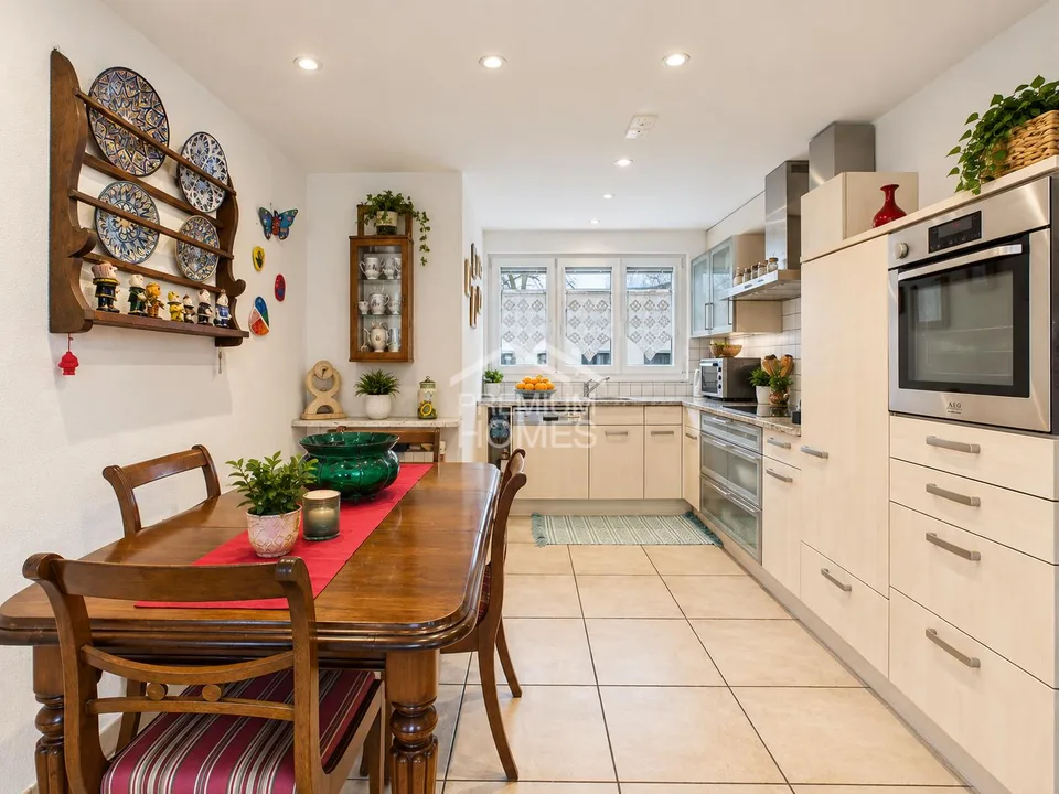 Charmantes Haus mit sonnigem Garten und Ausbaupotenzial – Foto 7 von 13