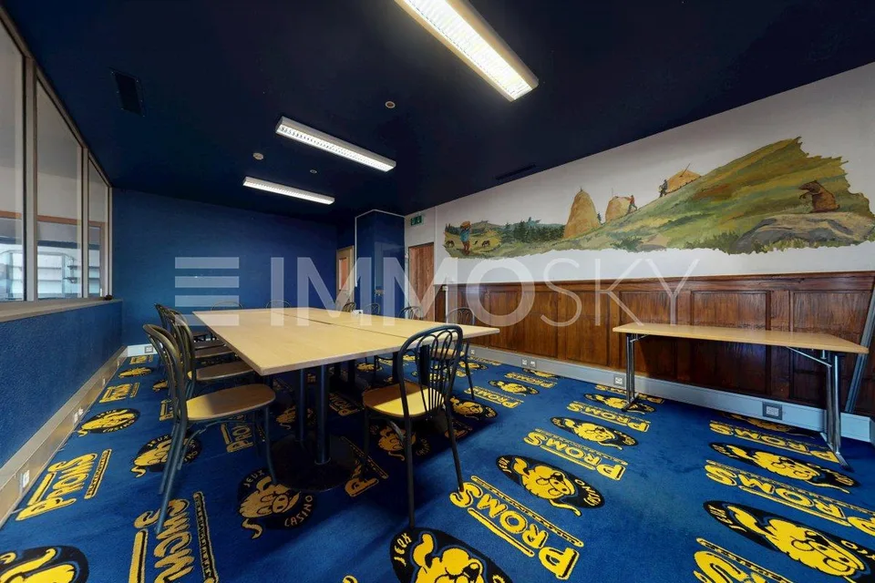 Antico albergo di fama da reinventare – foto 12 di 13