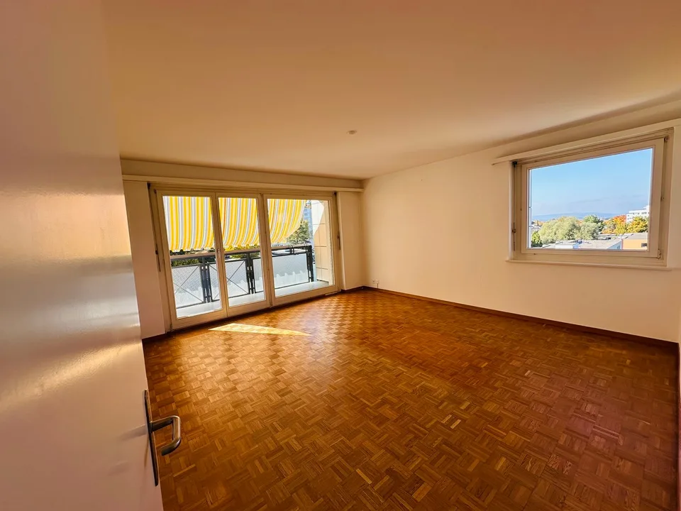 Appartamento di 3 locali al 5° piano a Zollikon – foto 2 di 11