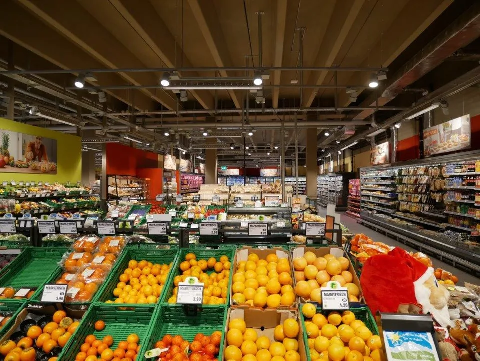 Modernes Einkaufszentrum mit sehr stabilen Mietern und mit großem Potenzial – Foto 15 von 15