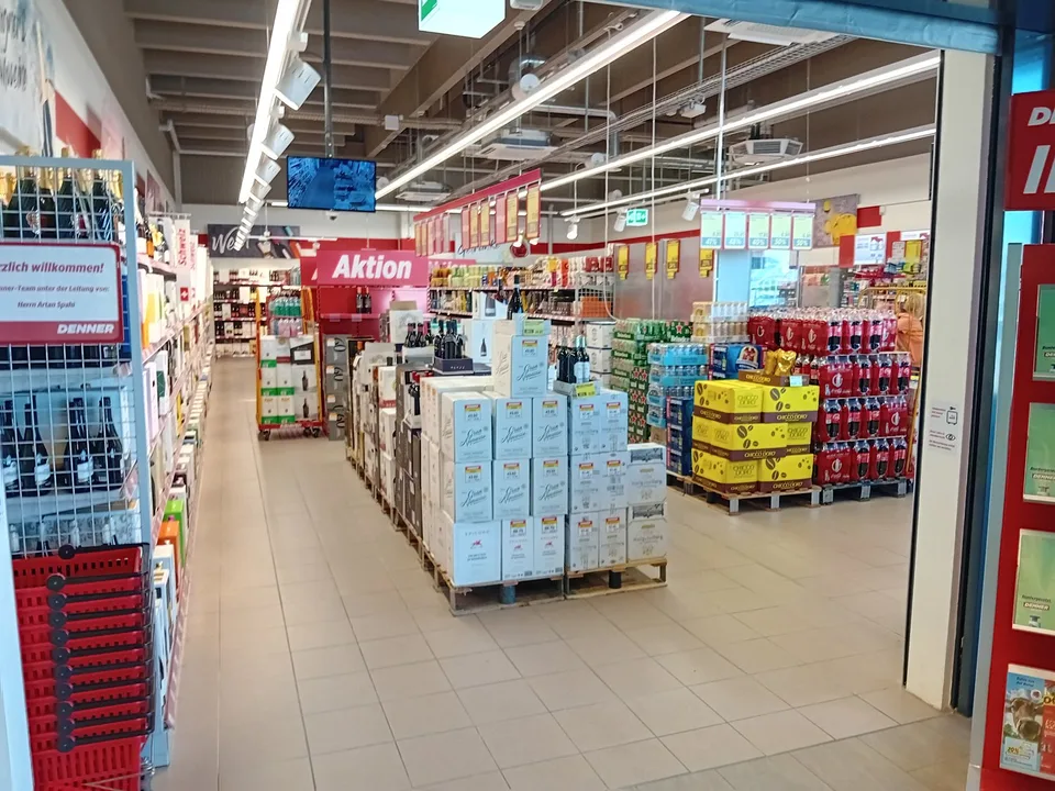 Modernes Einkaufszentrum mit sehr stabilen Mietern und mit großem Potenzial – Foto 14 von 15