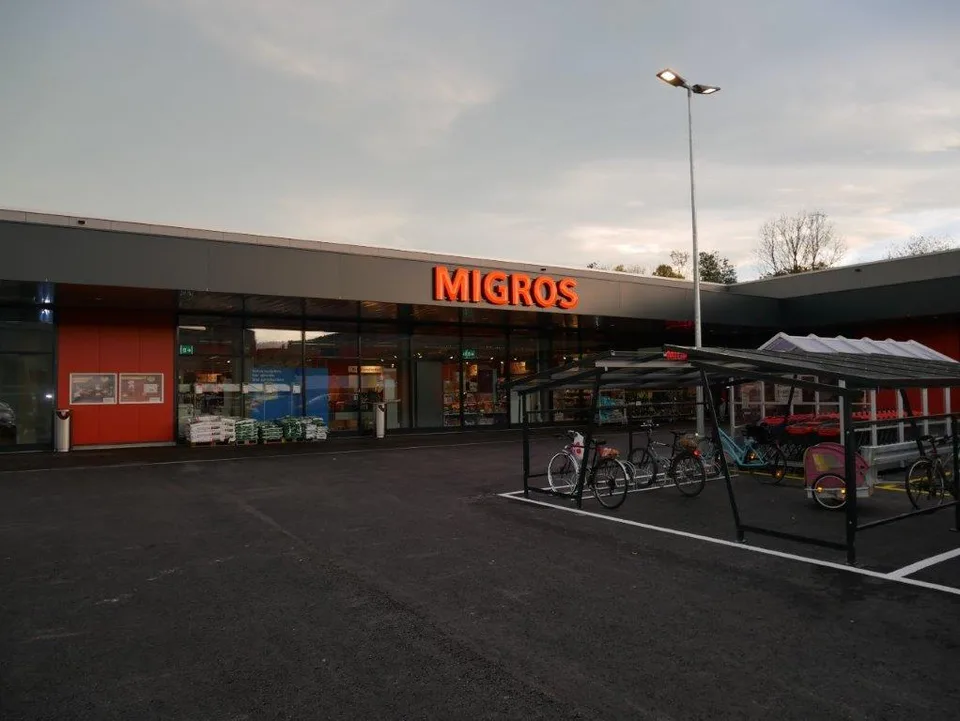 Modernes Einkaufszentrum mit sehr stabilen Mietern und mit großem Potenzial – Foto 2 von 15