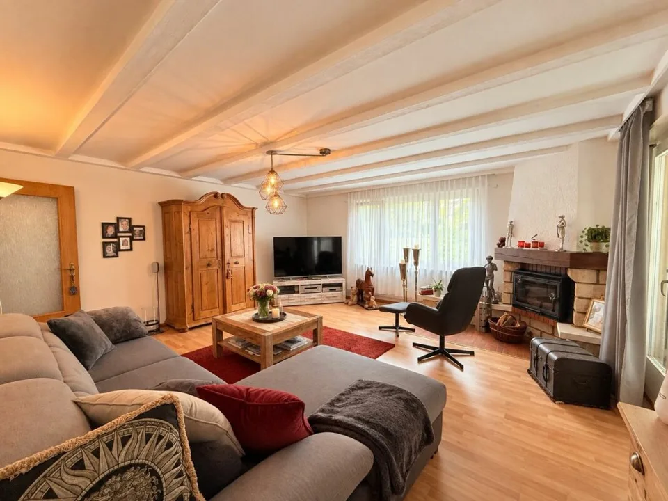 Ein Zuhause mit Charme und wunderschönem Garten in Duggingen – Foto 8 von 16