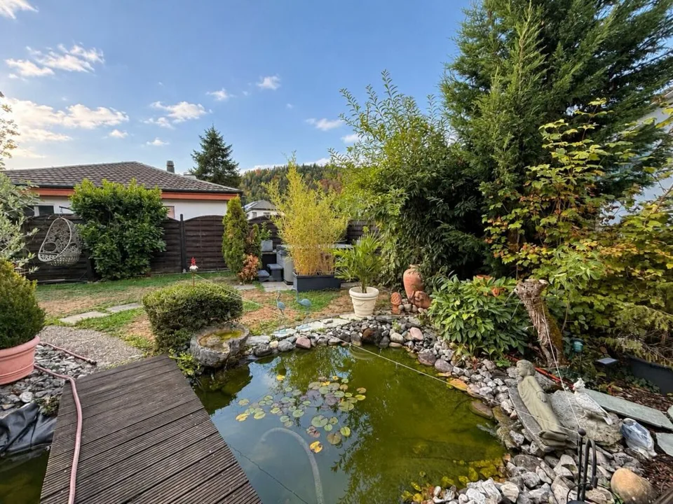 Ein Zuhause mit Charme und wunderschönem Garten in Duggingen – Foto 3 von 16
