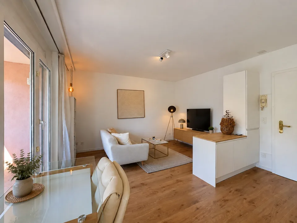 Renoviertes, helles und perfekt gelegenes Apartment in Ecublens – Foto 3 von 12