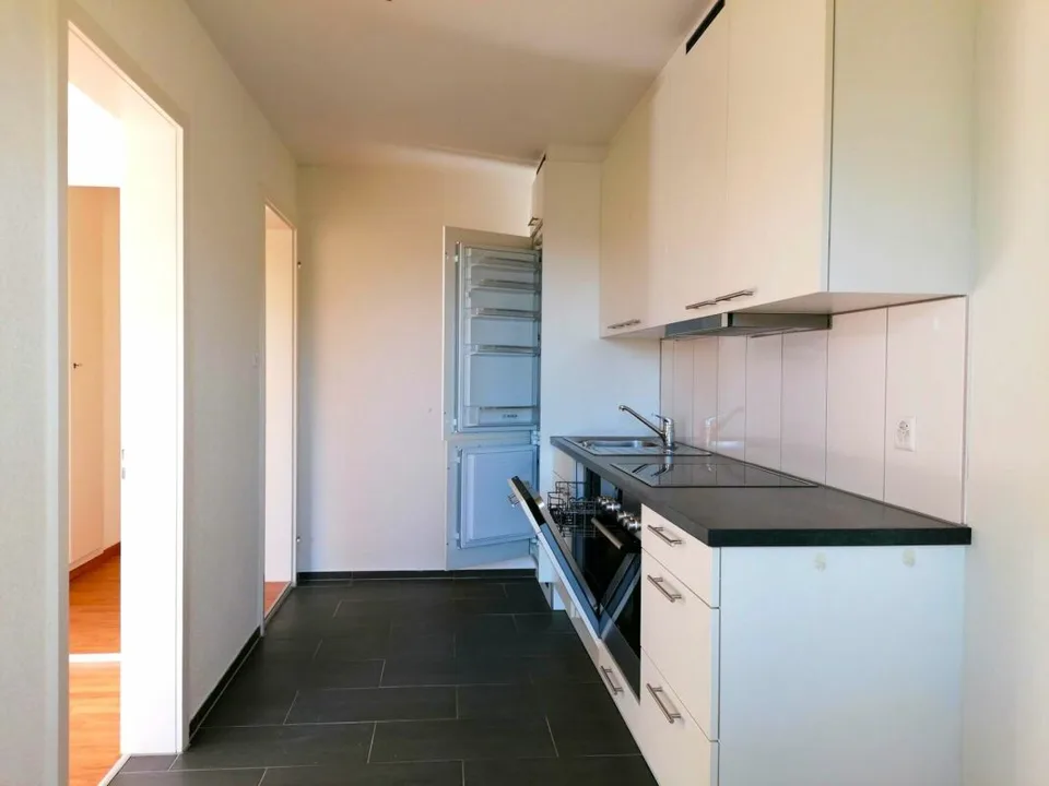 Beautiful bright apartment – photo 2 of 8