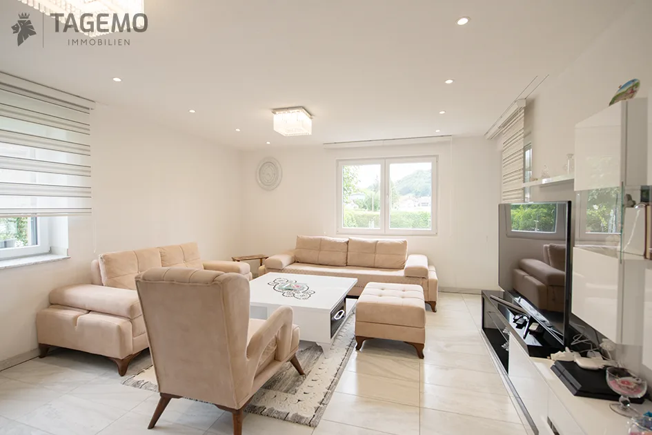 Due appartamenti. Una casa. Molte possibilità per un investimento. – foto 4 di 22