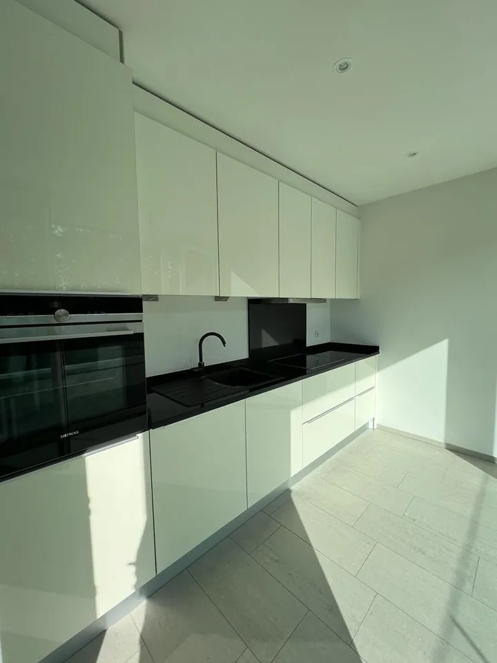 Moderne 2.5-Zimmerwohnung an zentraler Lage in Baden – Foto 2 von 10