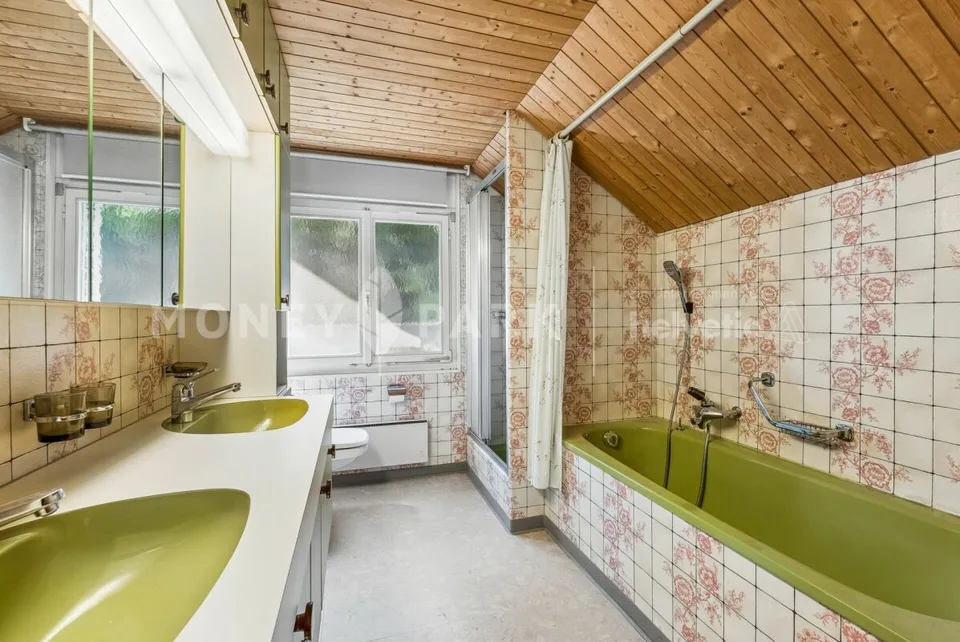 6.5-Zimmer-Einfamilienhaus mit Aussicht und Gestaltungspotenzial – Foto 8 von 9