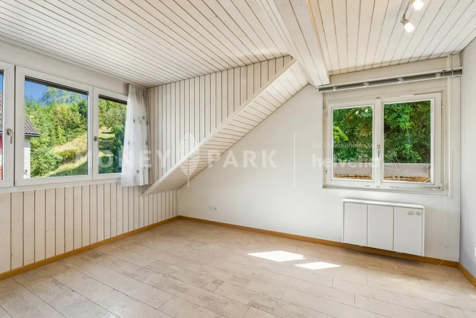 6.5-Zimmer-Einfamilienhaus mit Aussicht und Gestaltungspotenzial – Foto 7 von 9