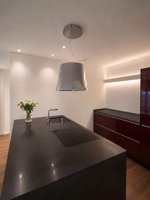 Appartement de haute qualité de 2,5 pièces avec grand espace de vie et terrasse de 10 m² au sud-ouest – photo 8 sur 13
