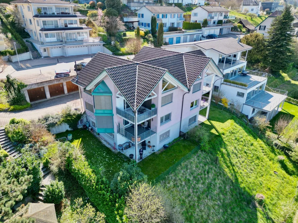 5-Zi.-Maisonette-Wohnung mit Wiesenanteil und Terrasse und traumhafter unverbaubarer Seesicht – Foto 5 von 11
