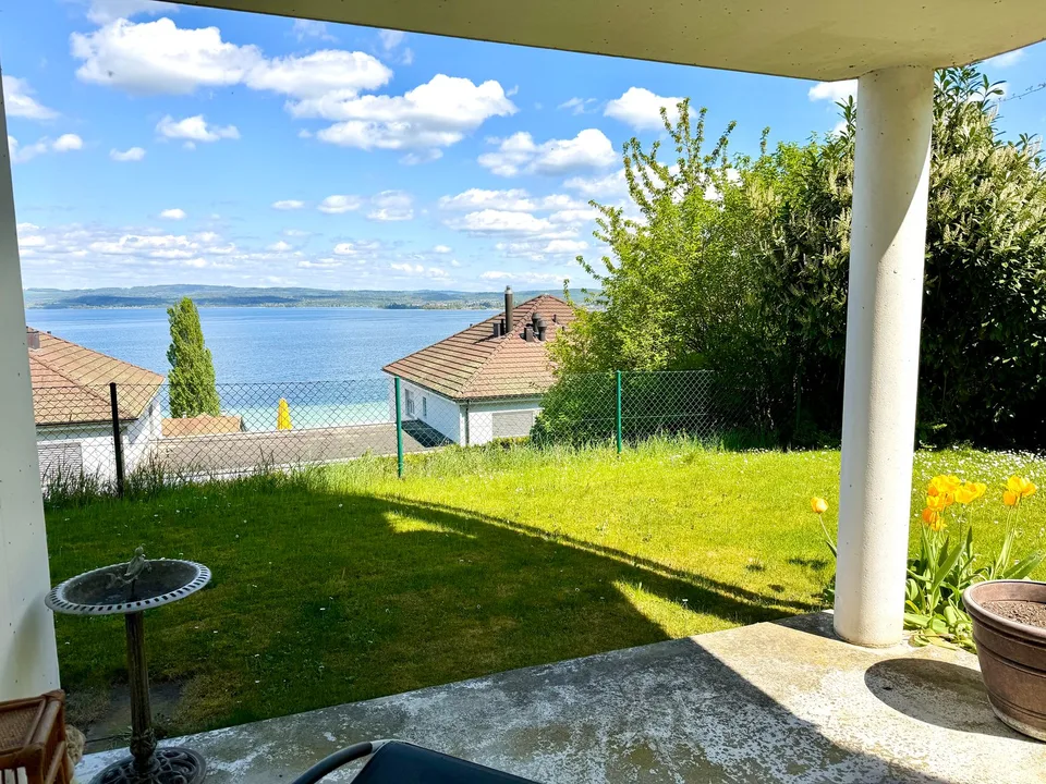 5-Zi.-Maisonette-Wohnung mit Wiesenanteil und Terrasse und traumhafter unverbaubarer Seesicht – Foto 4 von 11