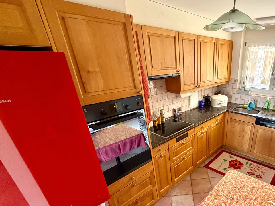 5-Zi.-Maisonette-Wohnung mit Wiesenanteil und Terrasse und traumhafter unverbaubarer Seesicht – Foto 9 von 11