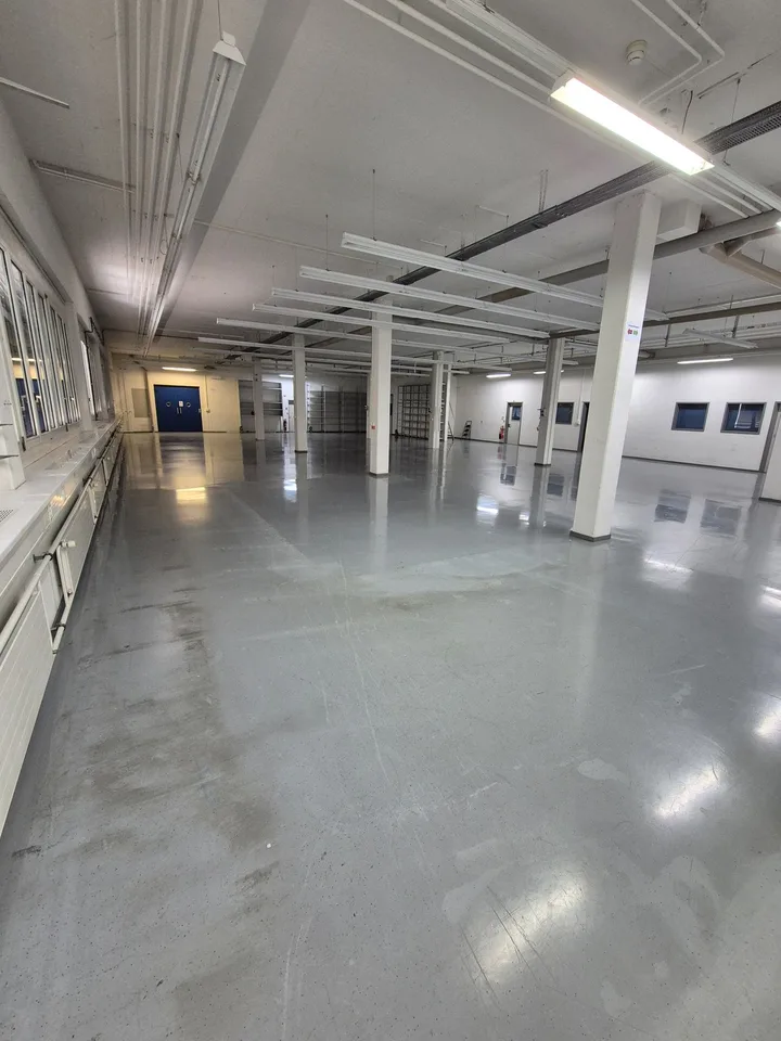 Lagerhalle mit guter Verkehrsanbindung – Foto 5 von 5