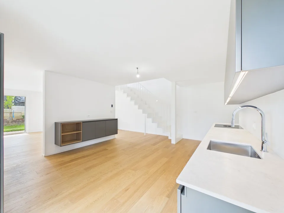 Villa bifamiliare nuova di alto standing – foto 5 di 12