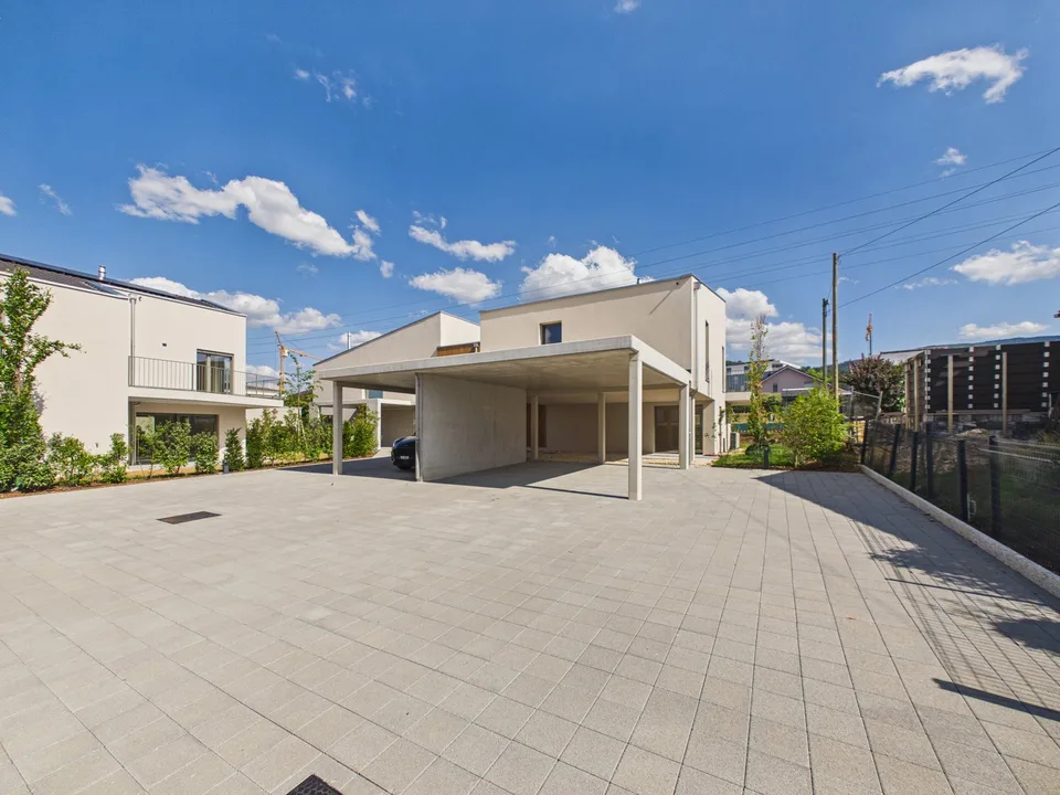 Villa bifamiliare nuova di alto standing – foto 2 di 12