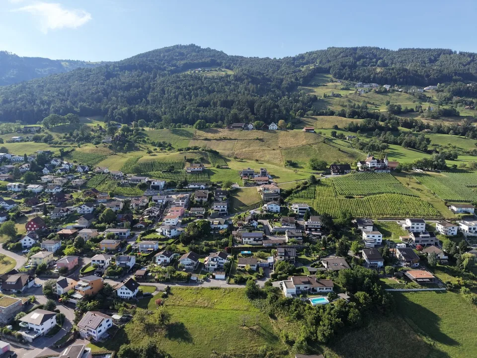 Terreno edificabile sulla pendice sud con vista panoramica sulla valle del Reno – foto 8 di 10