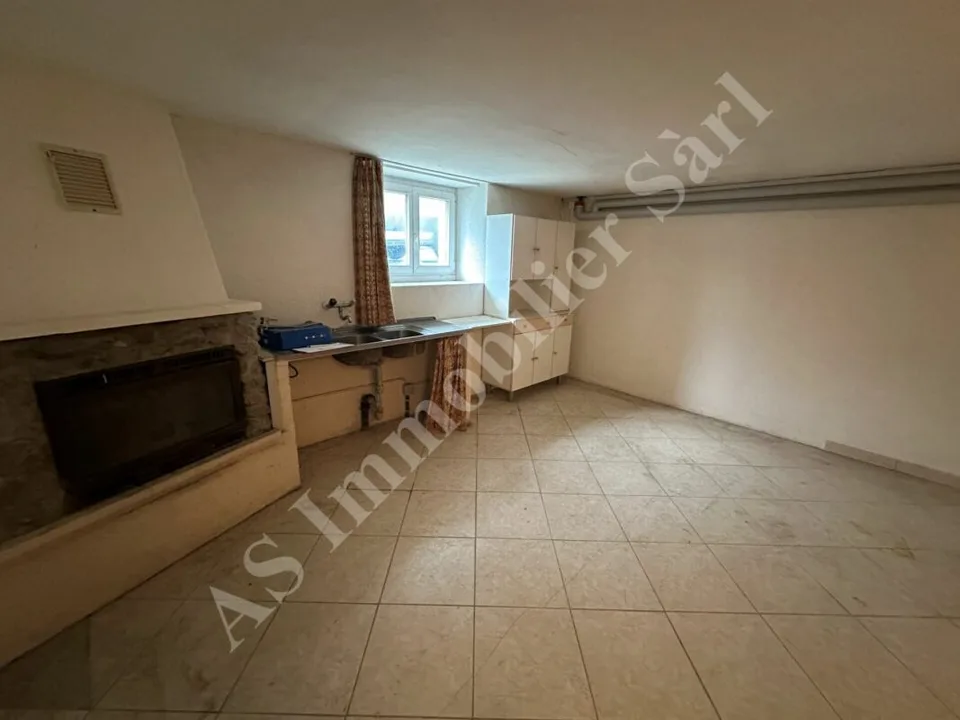 PRÄCHTIGES LOKAL - LAGER VON 52 M2 - NAHE LAUSANNE – Foto 2 von 3