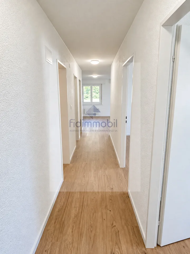 Wohnung mit Balkon renoviert – Foto 3 von 7