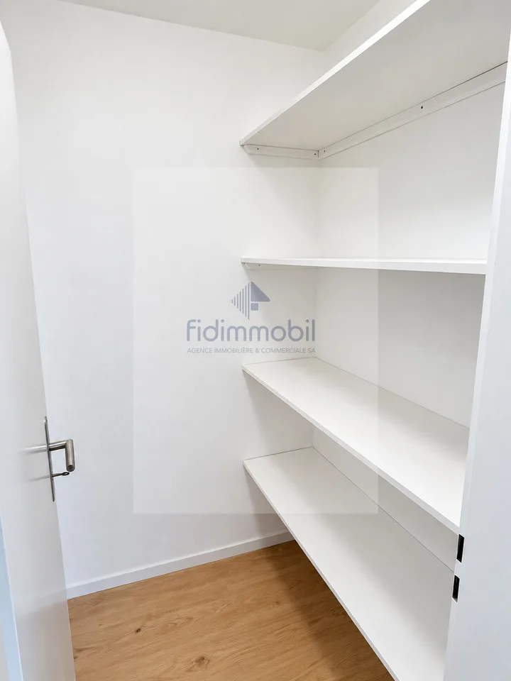 Wohnung mit Balkon renoviert – Foto 2 von 7