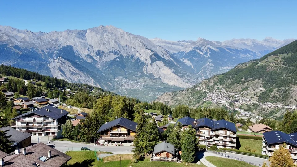 Chalet de 5.5 pièces un véritable refuge alpin au coeur de La Tzoumaz – photo 13 sur 13
