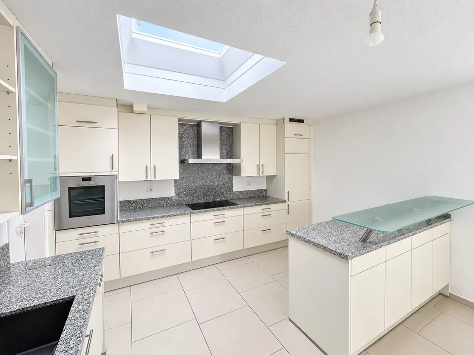 Grosszügige 3½-Zimmer-Wohnung mit 71 m² Terrasse ins Grüne – Foto 4 von 12