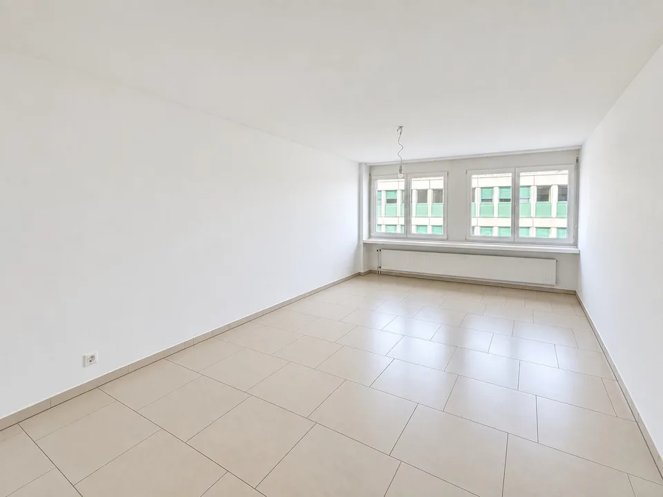 Grosszügige 3½-Zimmer-Wohnung mit 71 m² Terrasse ins Grüne – Foto 5 von 12