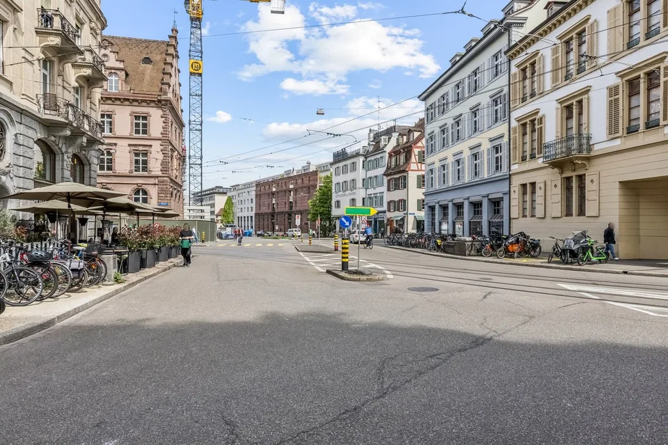 RENOVIERTE FLÄCHE MIT HOFGEBÄUDE – Foto 11 von 11