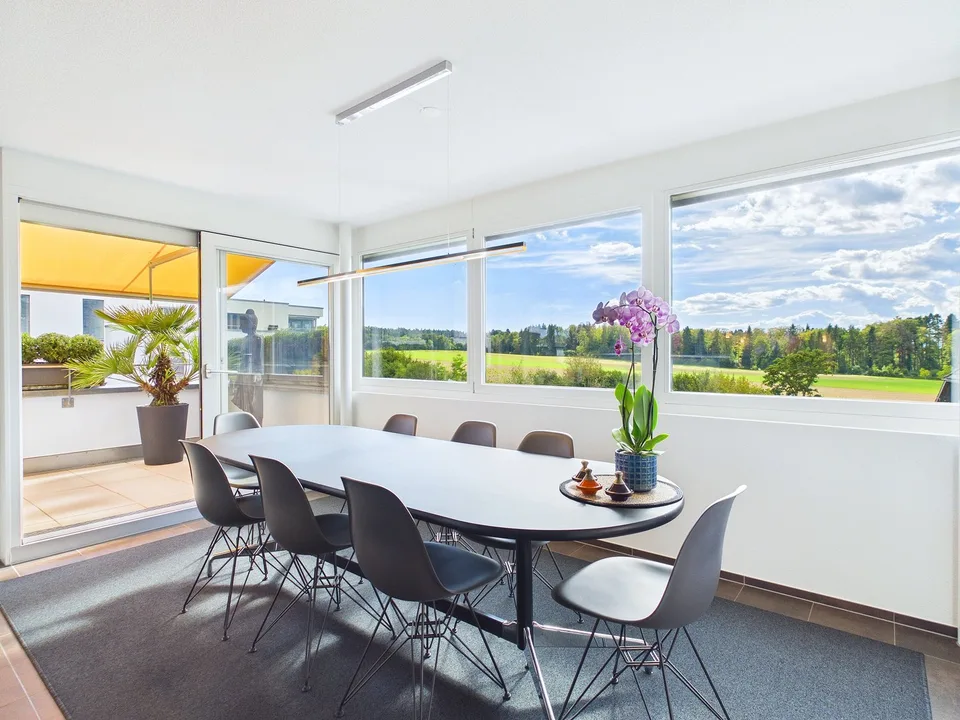 Exclusive attic apartment with spacious terraces – photo 3 of 13